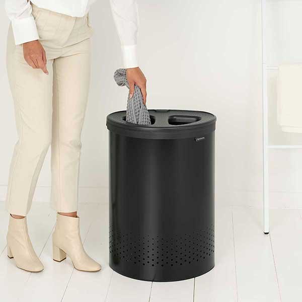 סל כביסה אובלי מחולק 55 ליטר Brabantia
