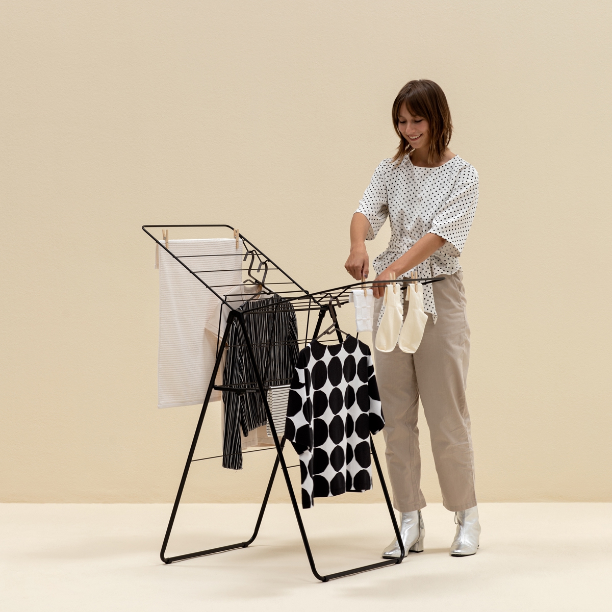 Brabantia מתלה כביסה T מתקפל 15 מטר HangOn ברבנטיה דגם Y-403347