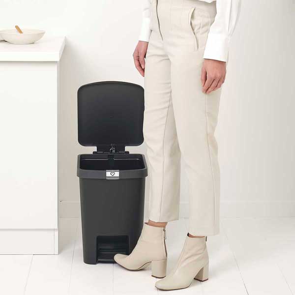 פח הפרדה StepUp פדל 25 ליטר פלסטיק Brabantia